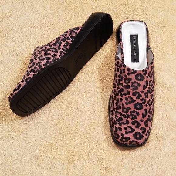 Details Shoes - Details Leopard Print Slide Sandals in Size 6.5